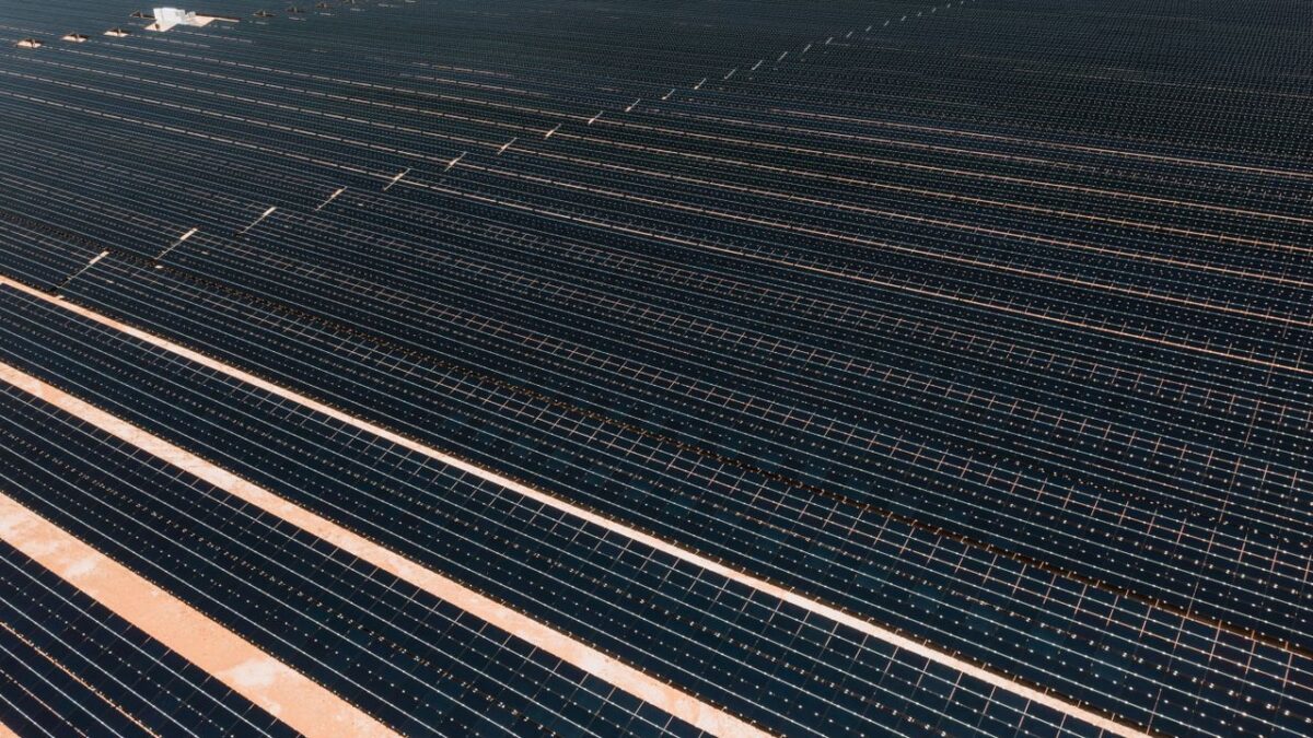 The 2.5 GW Abu Dhabi solar PV capacity counts two plants, not four