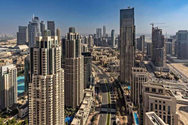 أرصدة الكربون ونسبة الصفر في المناطق الحرة: ما الذي غيّرته قواعد 2025 فعلاً